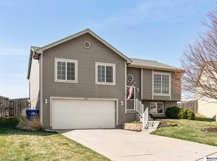 16834 Browne Cir, Omaha, NE 68116