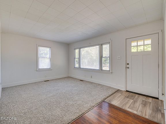 5th image of 2734 Martin Luther King Jr Ave