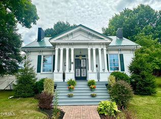 212 Main St, Bluff City, TN 37618