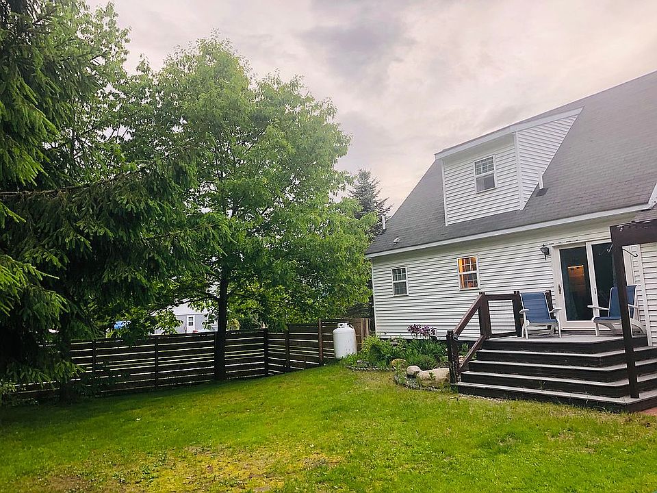 2nd image of 46 W Gilson Ave