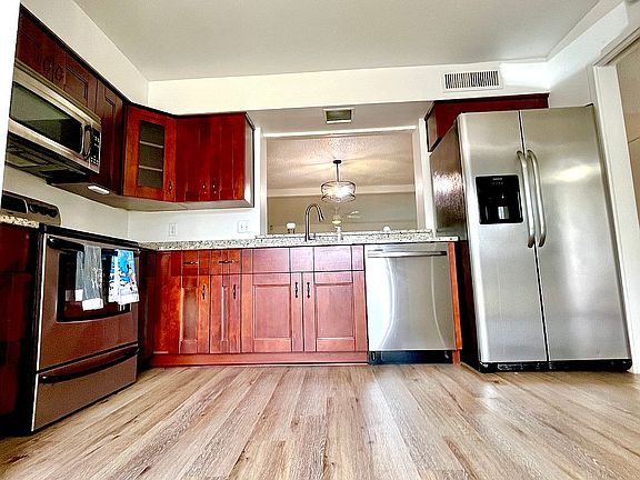 4th image of 7962 Los Robles Ct #7962