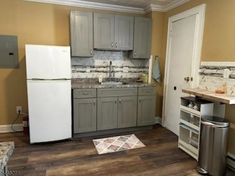 1 bed, 1.0 bath, $1,750 — Photo 2
