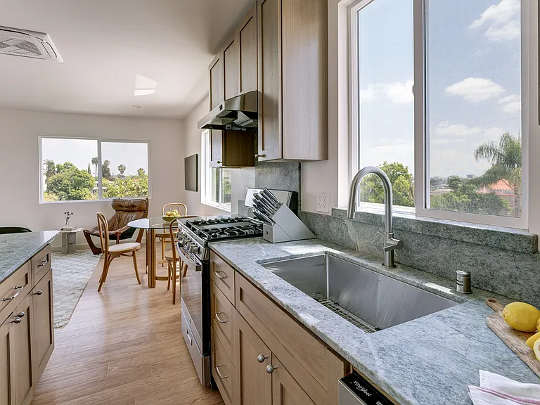 815 1/4 Kodak Dr — Photo 4