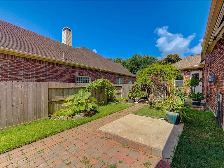 11422 Carson Field Ln — Photo 40