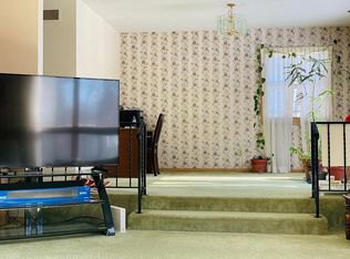 210 Oak Hill Dr, Danville, IL