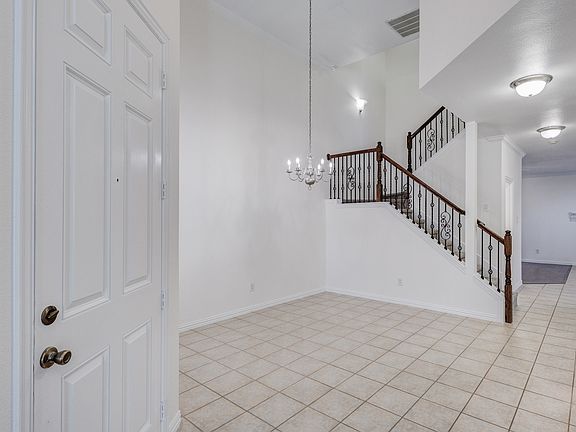 3rd image of 1037 Kyan Ln