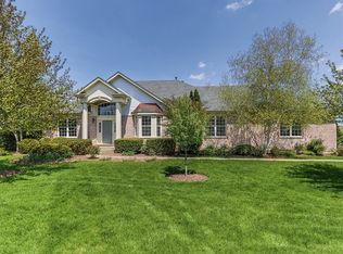 1 Charleston Ct, Hawthorn Woods, IL 60047