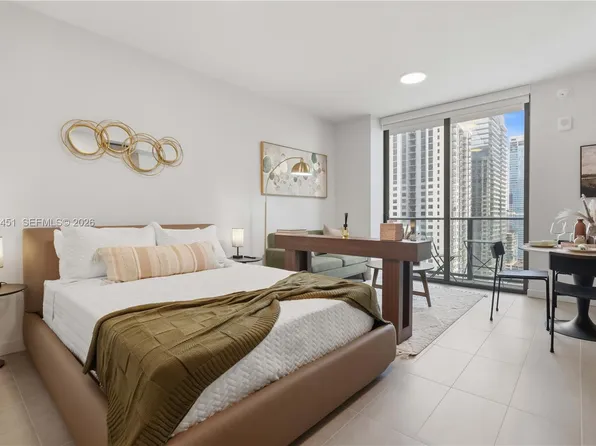 121 NE 5th St, Miami, FL