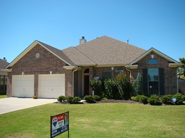 1st image of 445 S Oaks Dr