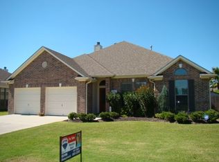 445 S Oaks Dr, Beaumont, TX 77706