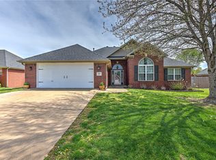 3203 NW Alberta St, Bentonville, AR 72712