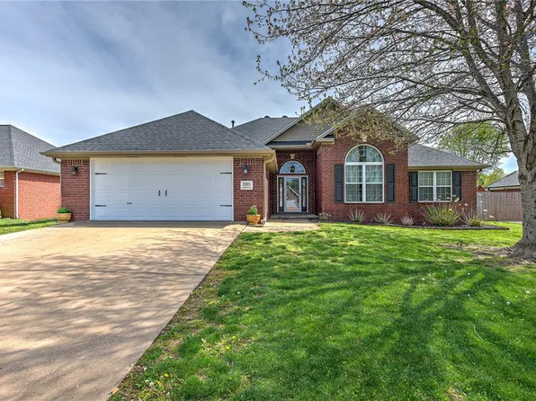 3203 NW Alberta St, Bentonville, AR 72712