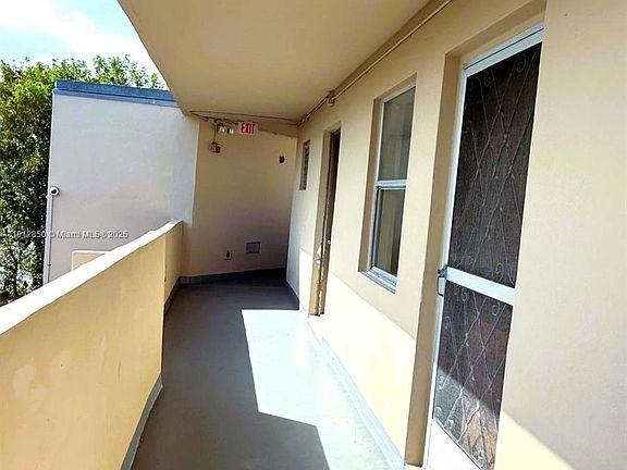 5th image of 1401 NE 191st St #1401D409