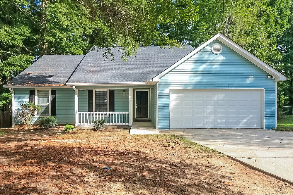 3 bed, 2.0 bath, 1334 sqft, $1,760 — Photo 1