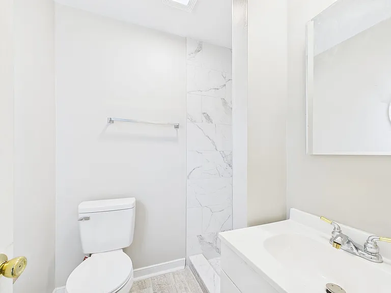 2222 Brightmoor Ct — Photo 24