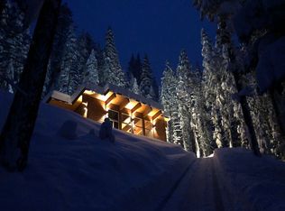 7585 River Rd, Truckee, CA 96161