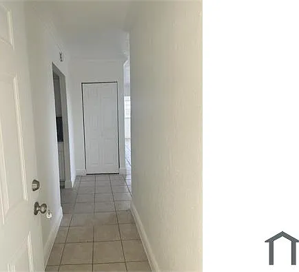 1660 NE 150th St #402 — Photo 3