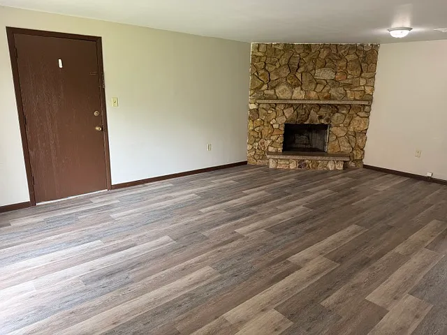 3 bed, 1.5 bath, $1,450 — Photo 3