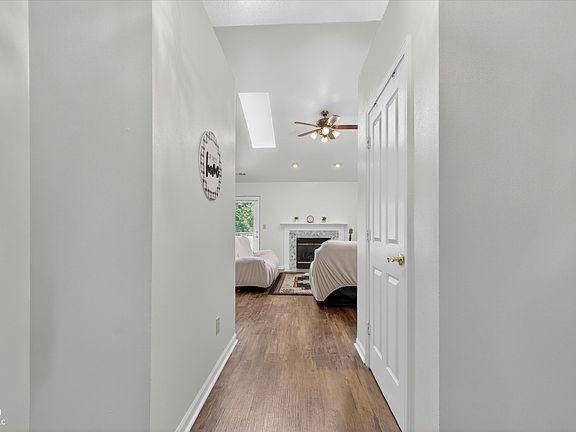 5th image of 6542 Rosebush Ln