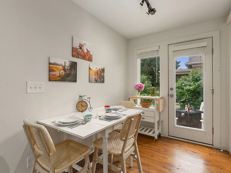 455 N Sherwood St — Photo 10