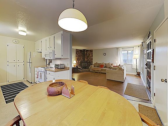 4th image of 828 Alameda Ave
