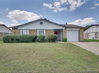 6952 Southampton Dr, North Richland Hills, TX 76182