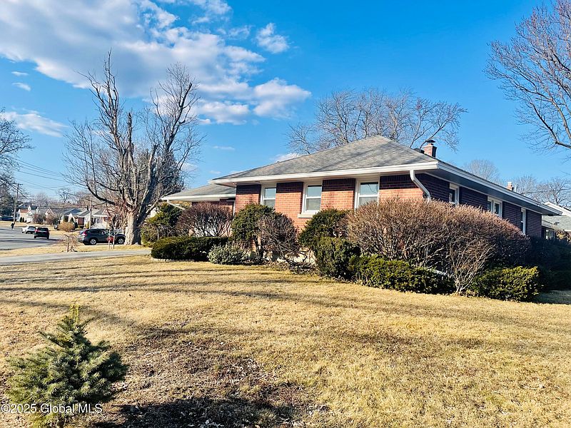 2nd image of 88 Hillcrest Avenue