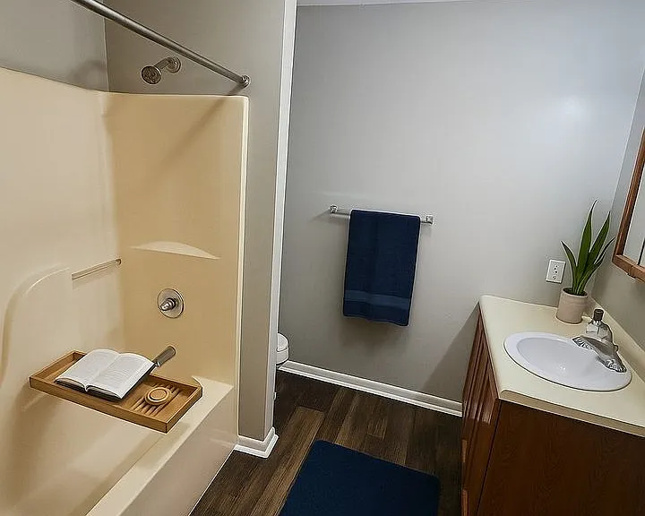 Castle Terrace Apartments — Photo 8