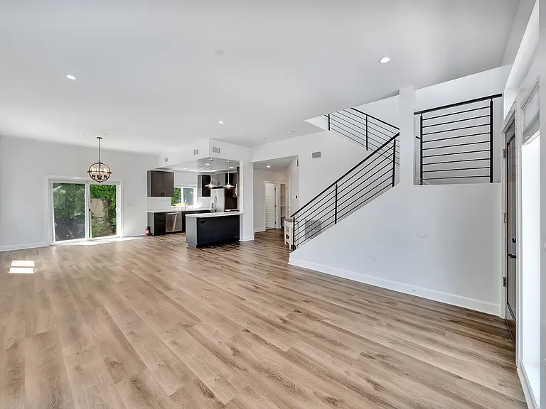 3533 Tuller Ave — Photo 6