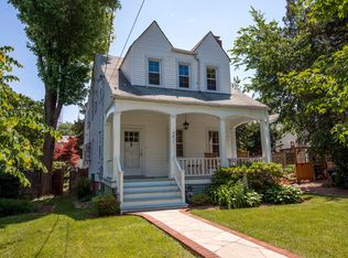 4611 44th St NW, Washington, DC 20016