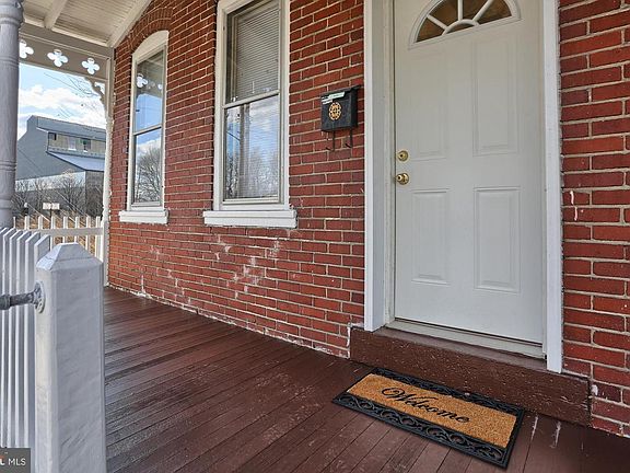 3rd image of 303 N 5th Ave