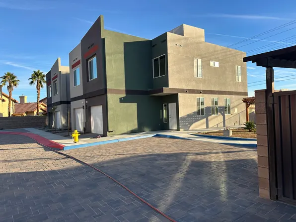 33040 Rancho Vista Dr, Cathedral City, CA