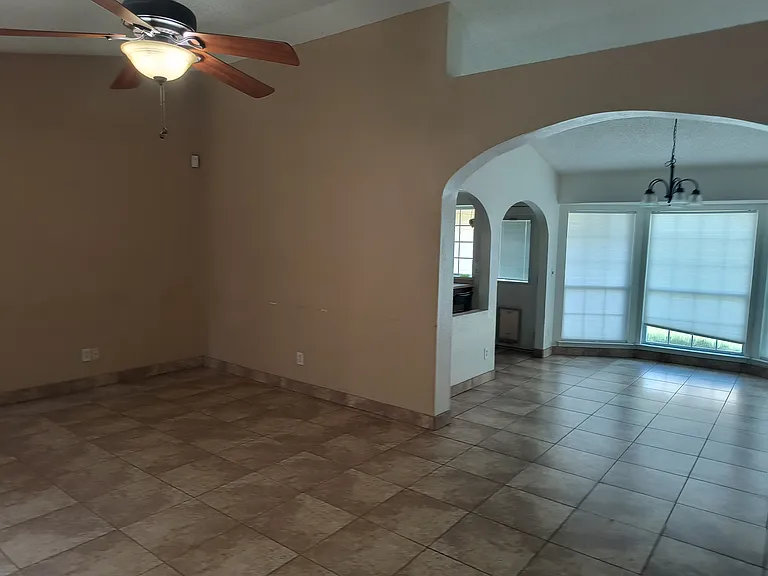 4110 Scotland Dr — Photo 5