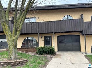 413 S Thompson Ave, Sioux Falls, SD 57103