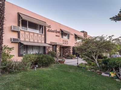 1600 N Hobart Blvd APT 14, Los Angeles, CA, 90027