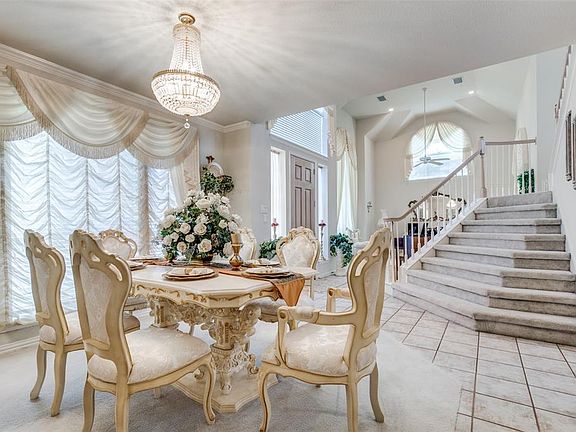 5th image of 511 S Silver Creek Cir