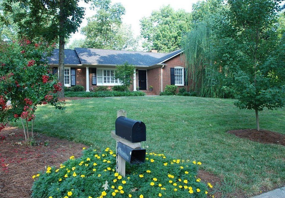 For Sale: 7401 Bedfordshire, Charlotte, NC 28226