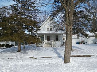 525 1st St SW, Oelwein, IA 50662