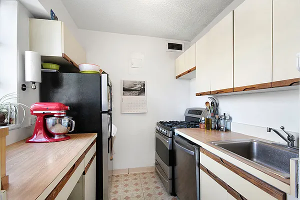 Sold by Corcoran | media 4