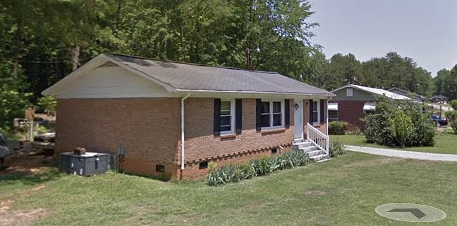 2nd image of 390 Fairview St