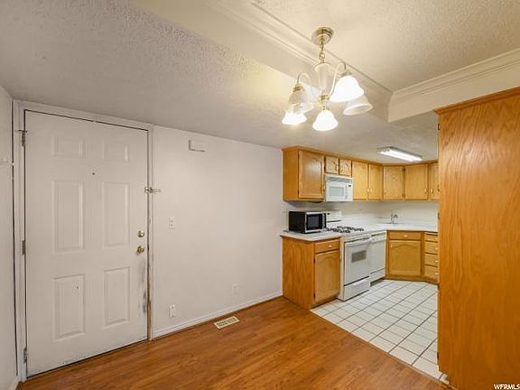 2nd image of 886 E Maple Crest Ct APT 12