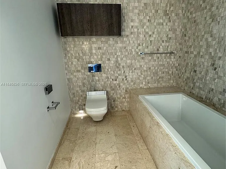 88 SW 7th St #3012 — Photo 40