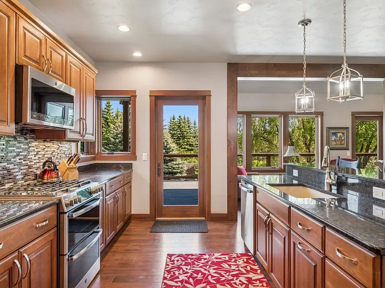 310 & 312 Fairway Dr — Photo 6