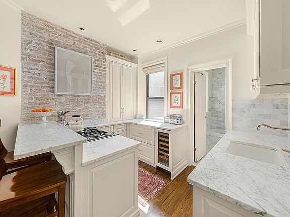 4th image of 82 Charles St APT 5E