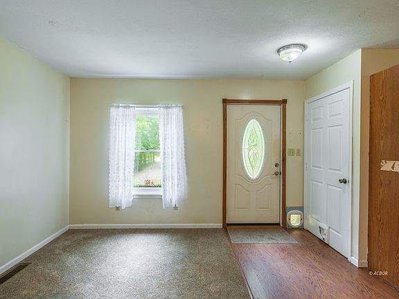5th image of 13590 Eddy Rd