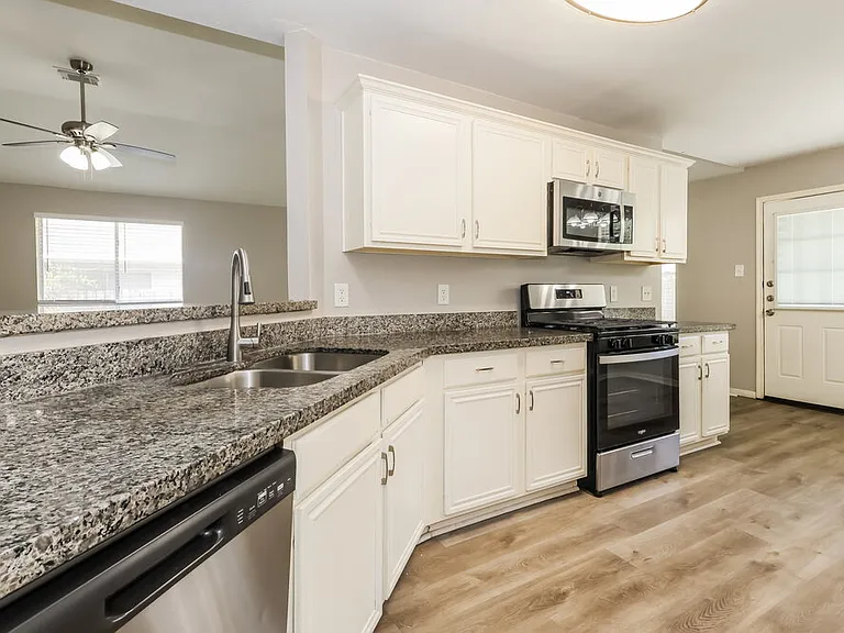 12080 La Salle River Rd — Photo 9