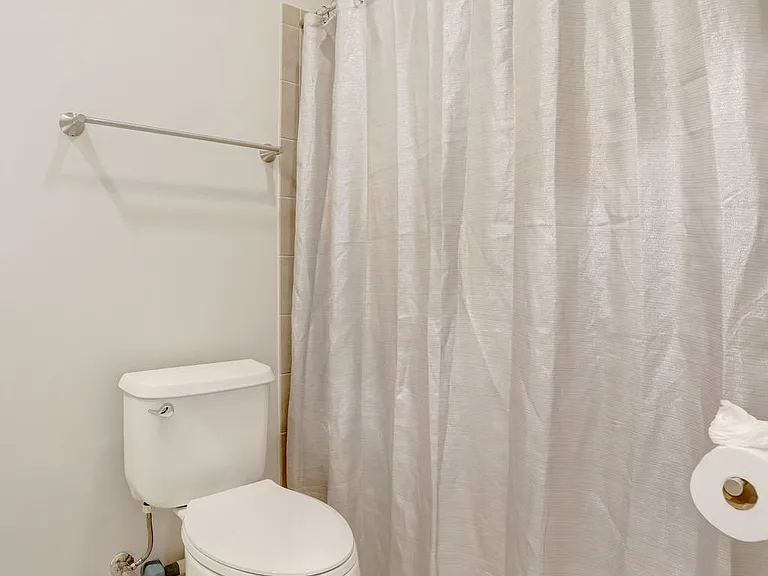 422 Pendleton St — Photo 29