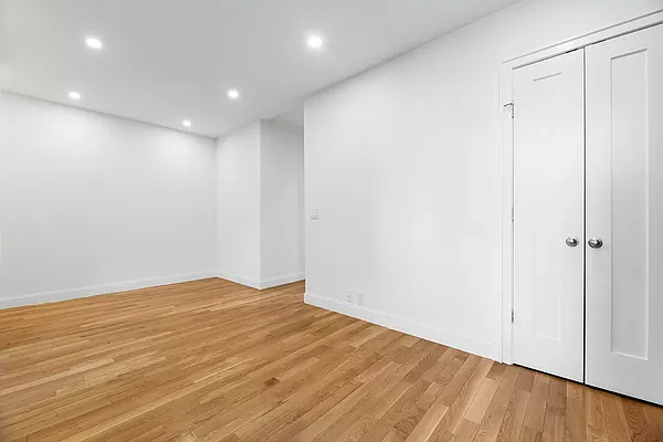 Rented by REAL New York | media 9