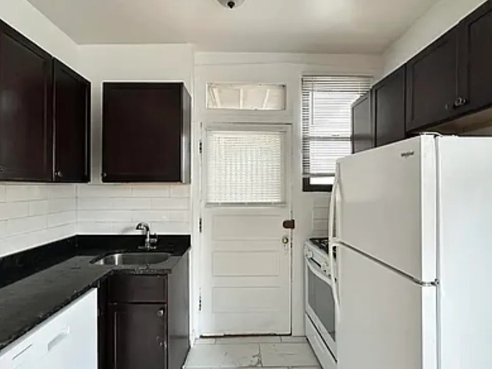 1317-25 W Estes Ave #132341