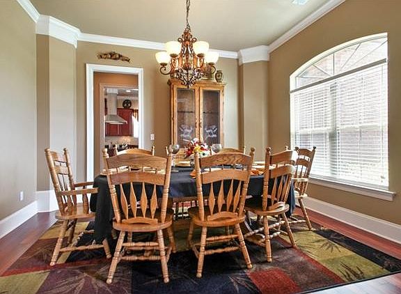 2nd image of 619 Bluebonnet Dr